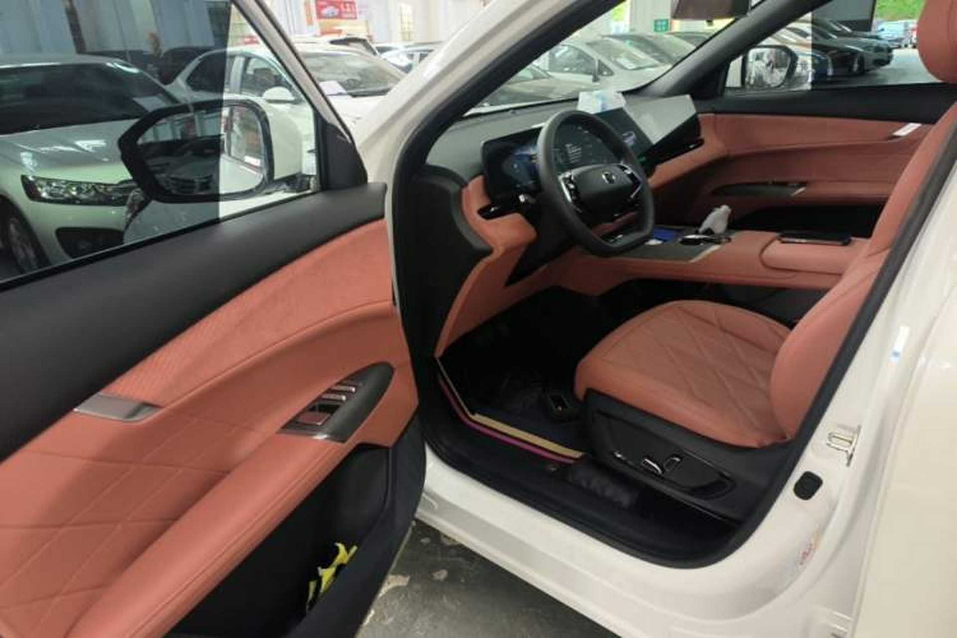 Used CHANGAN CS75 PLUS 2025 4th Generation UItra 2.0T New Blue Whale Engine – Wind Style Driver Seat