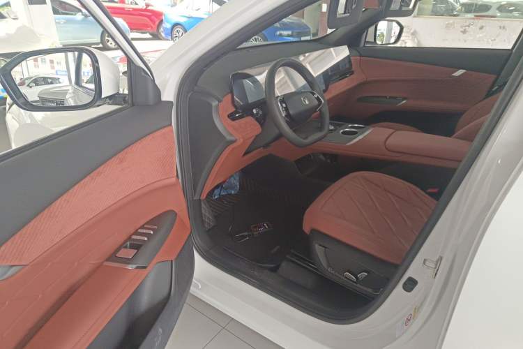 Used CHANGAN CS75 PLUS 2025 4th Generation 1.5T New Blue Whale Smart Luxury Edition Driver Seat
