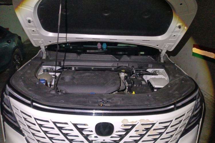 Used CHANGAN CS75 PLUS 2025 4th Generation UItra 2.0T New Blue Whale Engine – Wind Style Engine Bay