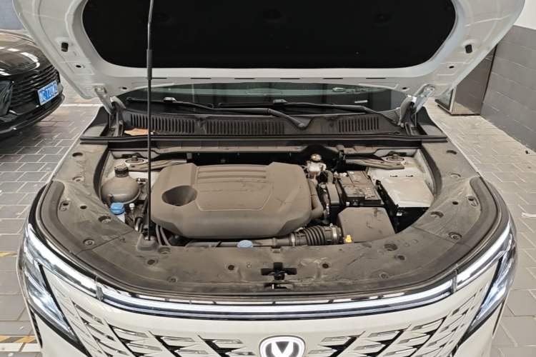 Used CHANGAN CS75 PLUS 2025 4th Generation UItra 2.0T New Blue Whale Smart Intelligent Powertrain Version Engine Bay
