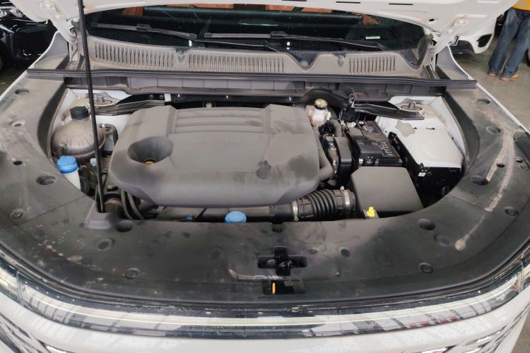 Used CHANGAN CS75 PLUS 2025 4th Generation UItra 2.0T New Blue Whale Smart Intelligent Powertrain Version Engine Bay