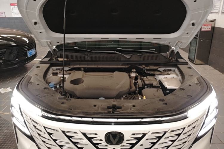 Used CHANGAN CS75 PLUS 2025 4th Generation UItra 2.0T New Blue Whale Smart Intelligent Powertrain Version Engine Bay