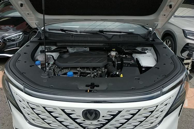Used CHANGAN CS75 PLUS 2025 4th Generation 1.5T New Blue Whale Smart Luxury Edition Engine Bay