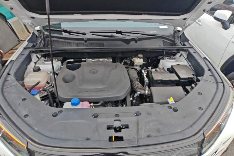 Used CHANGAN CS75 PLUS 2025 Model, 3rd Generation Champion Edition 1.5T Jinghang Version Engine Bay