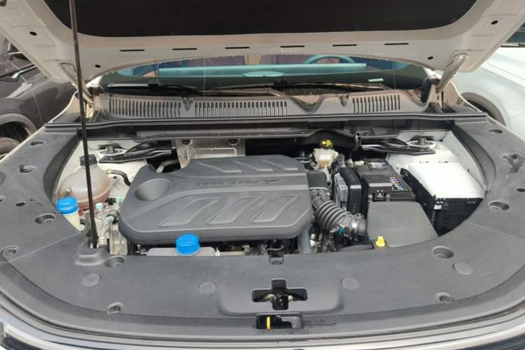 Used CHANGAN CS75 PLUS 2025 4th Generation 1.5T New Blue Whale Smart Flagship Version Engine Bay