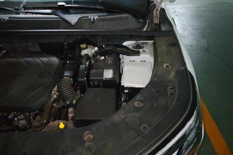 Used CHANGAN CS75 PLUS 2025 4th Generation 1.5T New Blue Whale Smart Luxury Edition Engine Bay Left