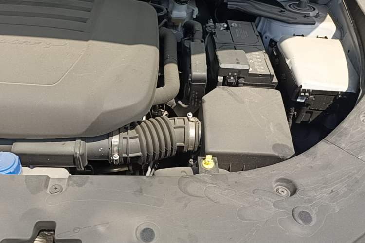 Used CHANGAN CS75 PLUS 2025 4th Generation UItra 2.0T New Blue Whale – Smart & Powerful Version Engine Bay Left