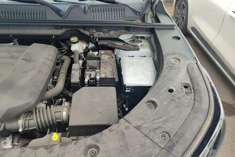 Used CHANGAN CS75 PLUS 2025 4th Generation UItra 2.0T New Blue Whale – Smart & Powerful Version Engine Bay Left