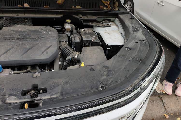Used CHANGAN CS75 PLUS 2025 4th Generation 1.5T New Blue Whale Smart Flagship Version Engine Bay Left