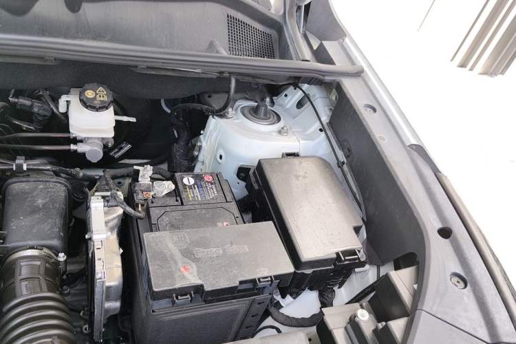 Used CHANGAN CS75 PLUS 2025 Model, 3rd Generation Champion Edition 1.5T Jinghang Version Engine Bay Left