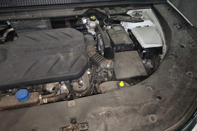 Used CHANGAN CS75 PLUS 2025 4th Generation 1.5T New Blue Whale Smart Flagship Version Engine Bay Left
