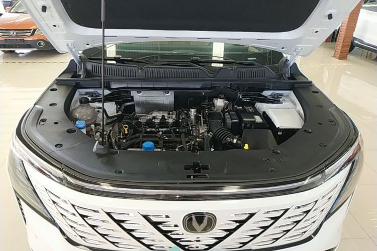 Used CHANGAN CS75 PLUS 2025 4th Generation 1.5T New Blue Whale Smart Flagship Version Engine Bay
