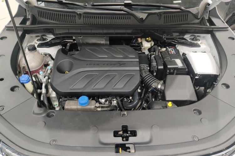 Used CHANGAN CS75 PLUS 2025 Model, 4th Generation 1.5T New Blue Whale Smart Excellence Version Engine Bay