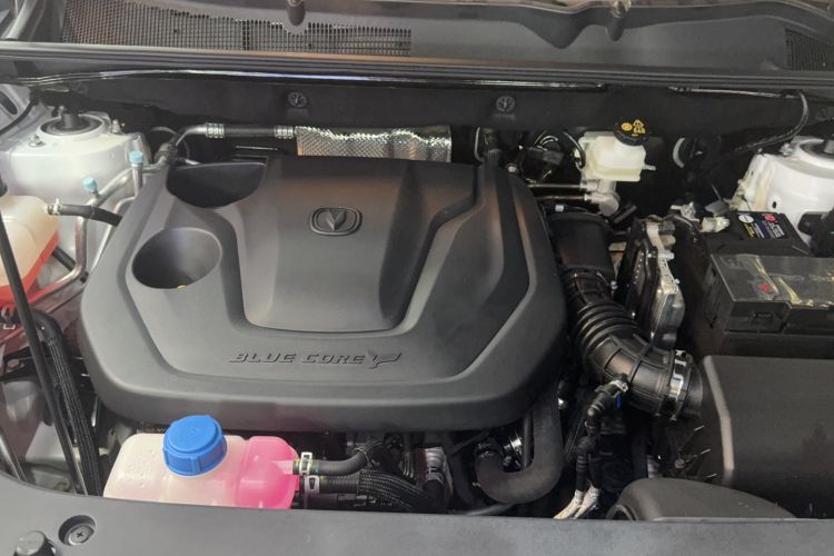 Used CHANGAN CS75 PLUS 2025 Model, 3rd Generation Champion Edition 1.5T Jinghang Version Engine Bay