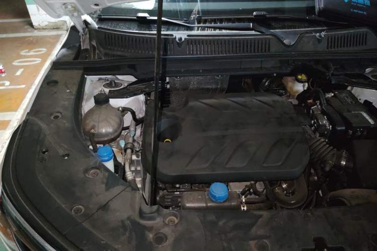 Used CHANGAN CS75 PLUS 2025 4th Generation 1.5T New Blue Whale Smart Luxury Edition Engine Bay Right