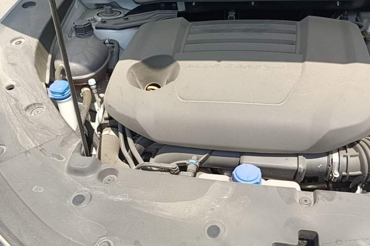Used CHANGAN CS75 PLUS 2025 4th Generation UItra 2.0T New Blue Whale – Smart & Powerful Version Engine Bay Right