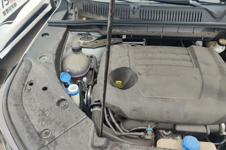 Used CHANGAN CS75 PLUS 2025 4th Generation UItra 2.0T New Blue Whale – Smart & Powerful Version Engine Bay Right