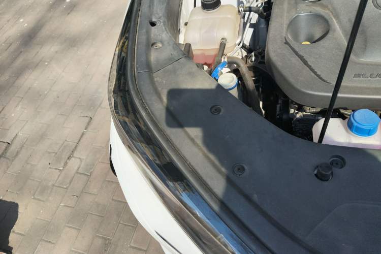 Used CHANGAN CS75 PLUS 2025 Model, 3rd Generation Champion Edition 1.5T Jinghang Version Engine Bay Right