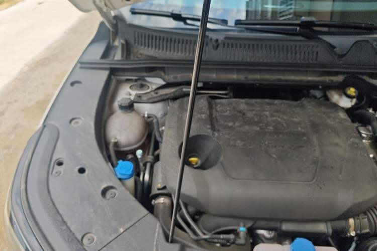 Used CHANGAN CS75 PLUS 2025 4th Generation UItra 2.0T New Blue Whale Smart Intelligent Powertrain Version Engine Bay Right