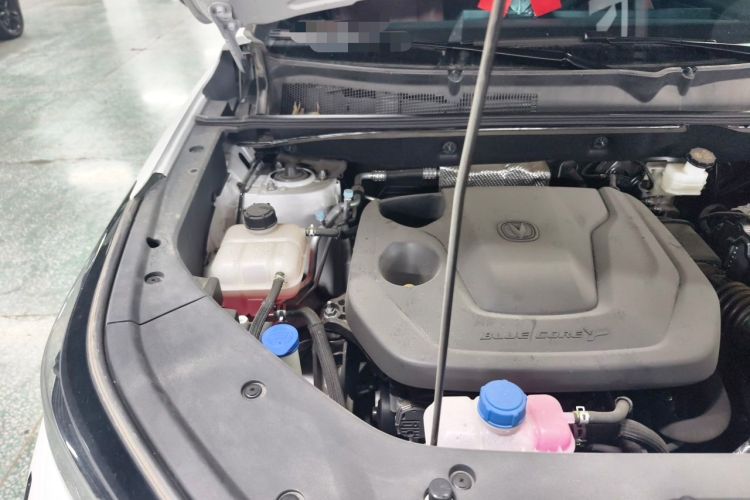 Used CHANGAN CS75 PLUS 2025 Model, 3rd Generation Champion Edition 1.5T Jinghang Version Engine Bay Right