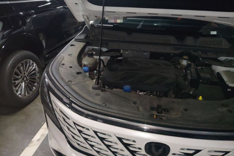 Used CHANGAN CS75 PLUS 2025 4th Generation 1.5T New Blue Whale Smart Flagship Version Engine Bay Right