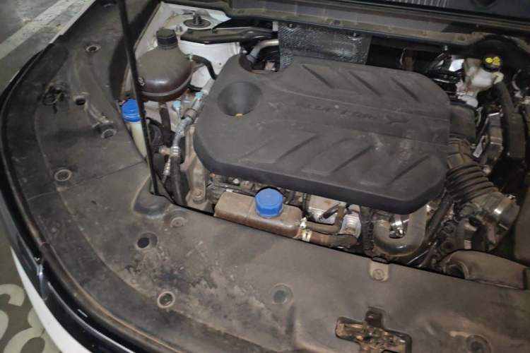 Used CHANGAN CS75 PLUS 2025 4th Generation 1.5T New Blue Whale Smart Flagship Version Engine Bay Right