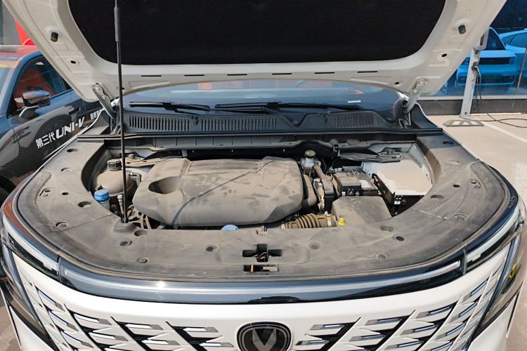 Used CHANGAN CS75 PLUS 2025 4th Generation UItra 2.0T New Blue Whale Smart Intelligent Powertrain Version Engine Bay