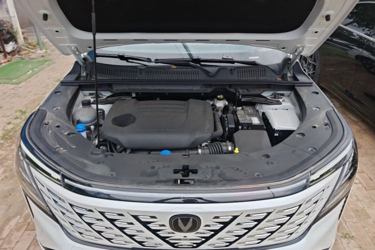 Used CHANGAN CS75 PLUS 2025 4th Generation UItra 2.0T New Blue Whale Smart Intelligent Powertrain Version Engine Bay