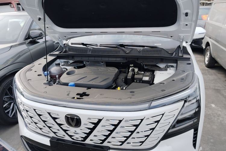 Used CHANGAN CS75 PLUS 2025 Model, 4th Generation 1.5T New Blue Whale Smart Excellence Version Engine Bay