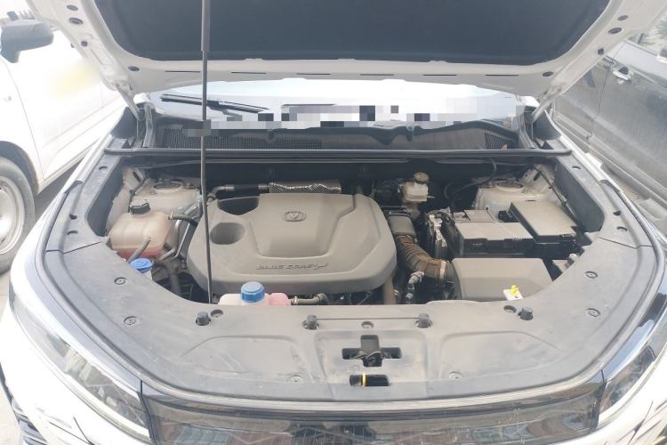 Used CHANGAN CS75 PLUS 2025 Model, 3rd Generation Champion Edition 1.5T Jinghang Version Engine Bay
