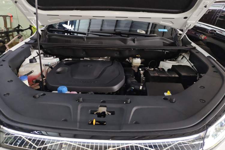 Used CHANGAN CS75 PLUS 2025 Model, 3rd Generation Champion Edition 1.5T Jinghang Version Engine Bay