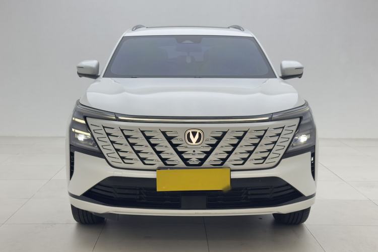 Used CHANGAN CS75 PLUS 2025 4th Generation 1.5T New Blue Whale Smart Luxury Edition Exterior 2