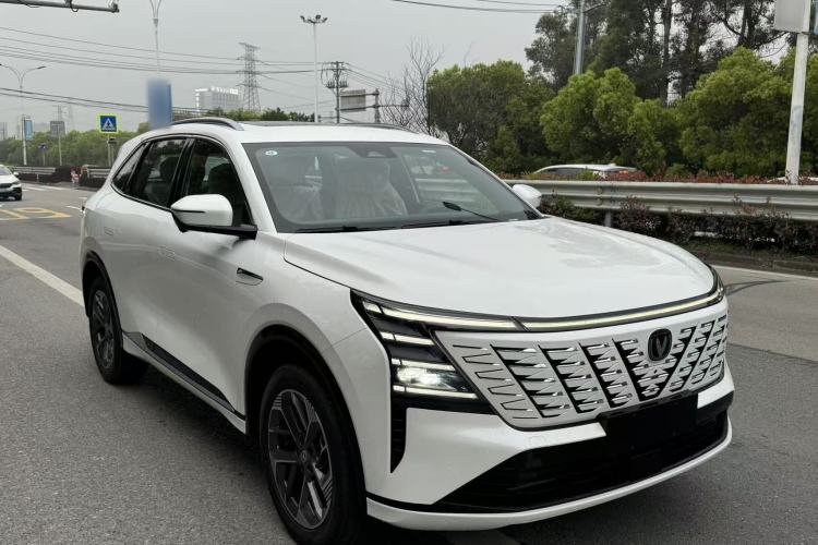 Used CHANGAN CS75 PLUS 2025 4th Generation 1.5T New Blue Whale Smart Luxury Edition Exterior 2