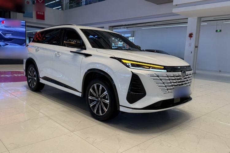 Used CHANGAN CS75 PLUS 2025 Model, 3rd Generation Champion Edition 1.5T Jinghang Version Exterior 3