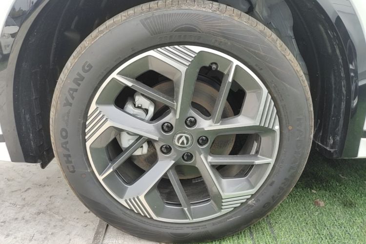 Used CHANGAN CS75 PLUS 2025 4th Generation 1.5T New Blue Whale Smart Luxury Edition Exterior 4