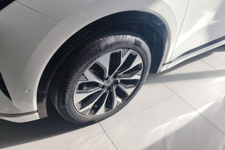 Used CHANGAN CS75 PLUS 2025 4th Generation UItra 2.0T New Blue Whale Smart Intelligent Powertrain Version Exterior 4
