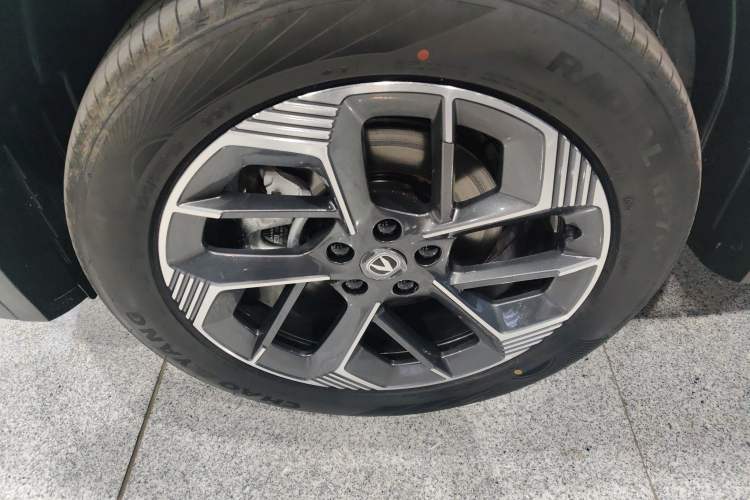 Used CHANGAN CS75 PLUS 2025 Model, 4th Generation 1.5T New Blue Whale Smart Excellence Version Exterior 4