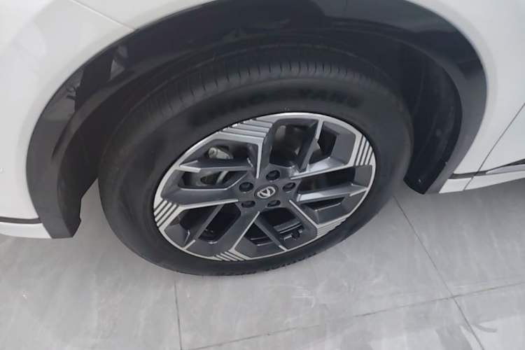 Used CHANGAN CS75 PLUS 2025 4th Generation 1.5T New Blue Whale Smart Flagship Version Exterior 4