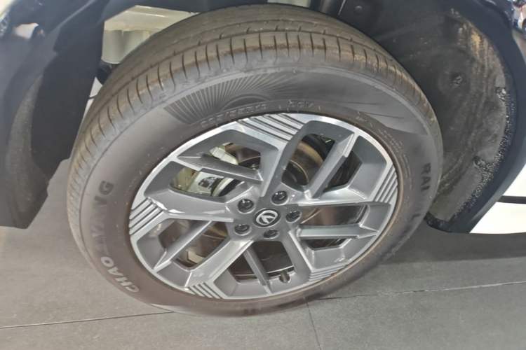 Used CHANGAN CS75 PLUS 2025 4th Generation 1.5T New Blue Whale Smart Flagship Version Exterior 5