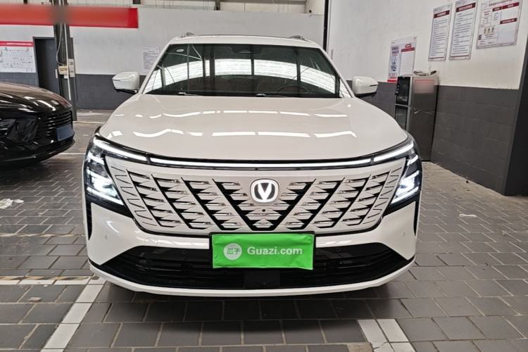 Used CHANGAN CS75 PLUS 2025 4th Generation UItra 2.0T New Blue Whale Smart Intelligent Powertrain Version Front