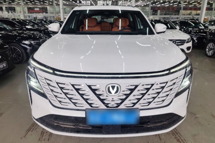 Used CHANGAN CS75 PLUS 2025 4th Generation UItra 2.0T New Blue Whale Smart Intelligent Powertrain Version Front