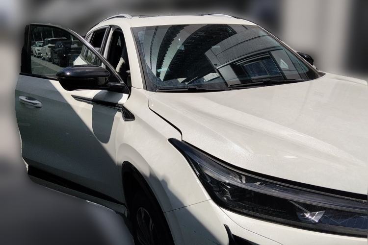 Used CHANGAN CS75 PLUS 2025 Model, 3rd Generation Champion Edition 1.5T Jinghang Version Front Right 45 Deg