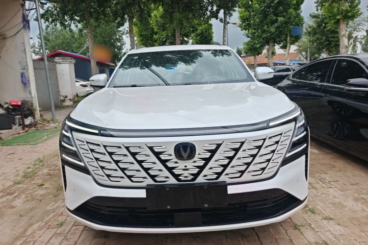 Used CHANGAN CS75 PLUS 2025 4th Generation UItra 2.0T New Blue Whale Smart Intelligent Powertrain Version Front
