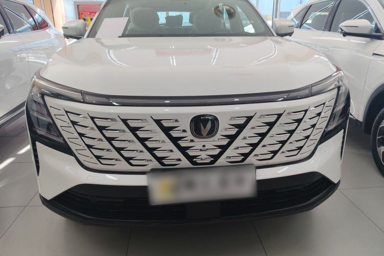 Used CHANGAN CS75 PLUS 2025 Model, 4th Generation 1.5T New Blue Whale Smart Excellence Version Front