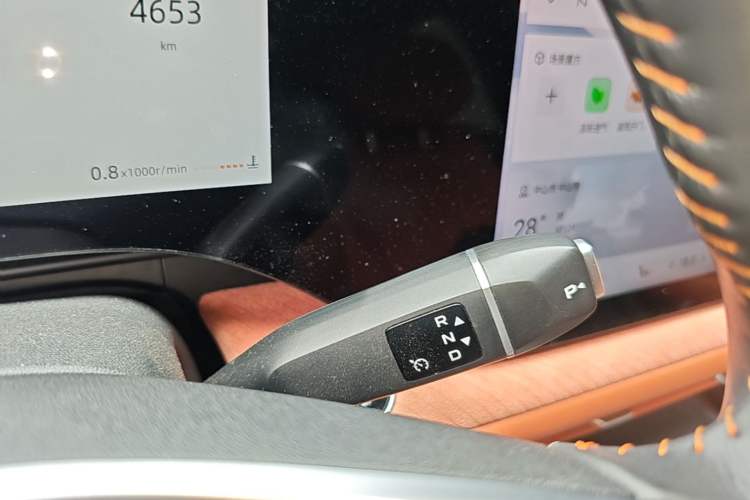 Used CHANGAN CS75 PLUS 2025 4th Generation 1.5T New Blue Whale Smart Luxury Edition Gear Lever
