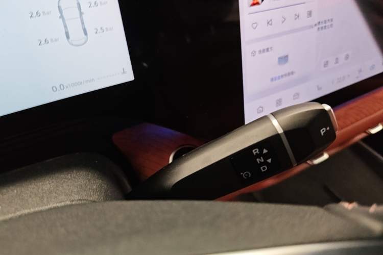 Used CHANGAN CS75 PLUS 2025 4th Generation UItra 2.0T New Blue Whale Smart Intelligent Powertrain Version Gear Lever