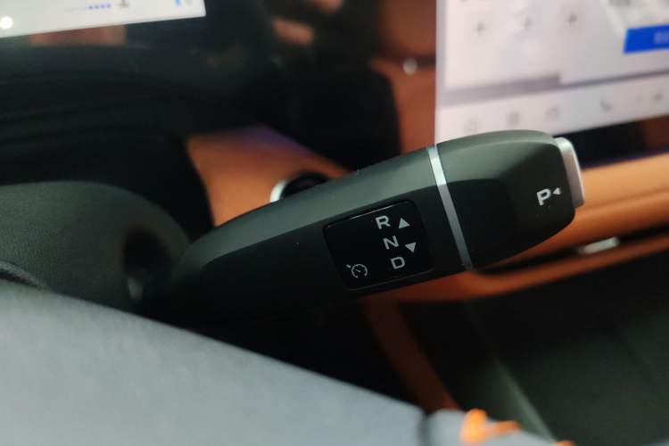 Used CHANGAN CS75 PLUS 2025 4th Generation UItra 2.0T New Blue Whale Smart Intelligent Powertrain Version Gear Lever