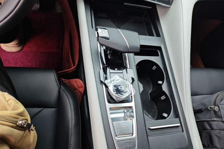 Used CHANGAN CS75 PLUS 2025 Model, 3rd Generation Champion Edition 1.5T Jinghang Version Gear Lever