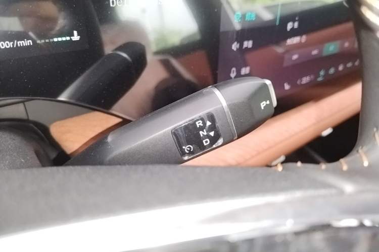 Used CHANGAN CS75 PLUS 2025 4th Generation 1.5T New Blue Whale Smart Luxury Edition Gear Lever
