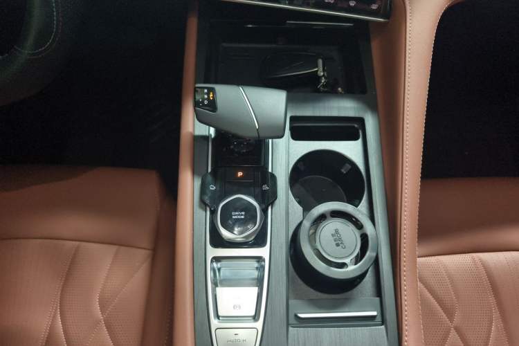 Used CHANGAN CS75 PLUS 2025 Model, 3rd Generation Champion Edition 1.5T Jinghang Version Gear Lever